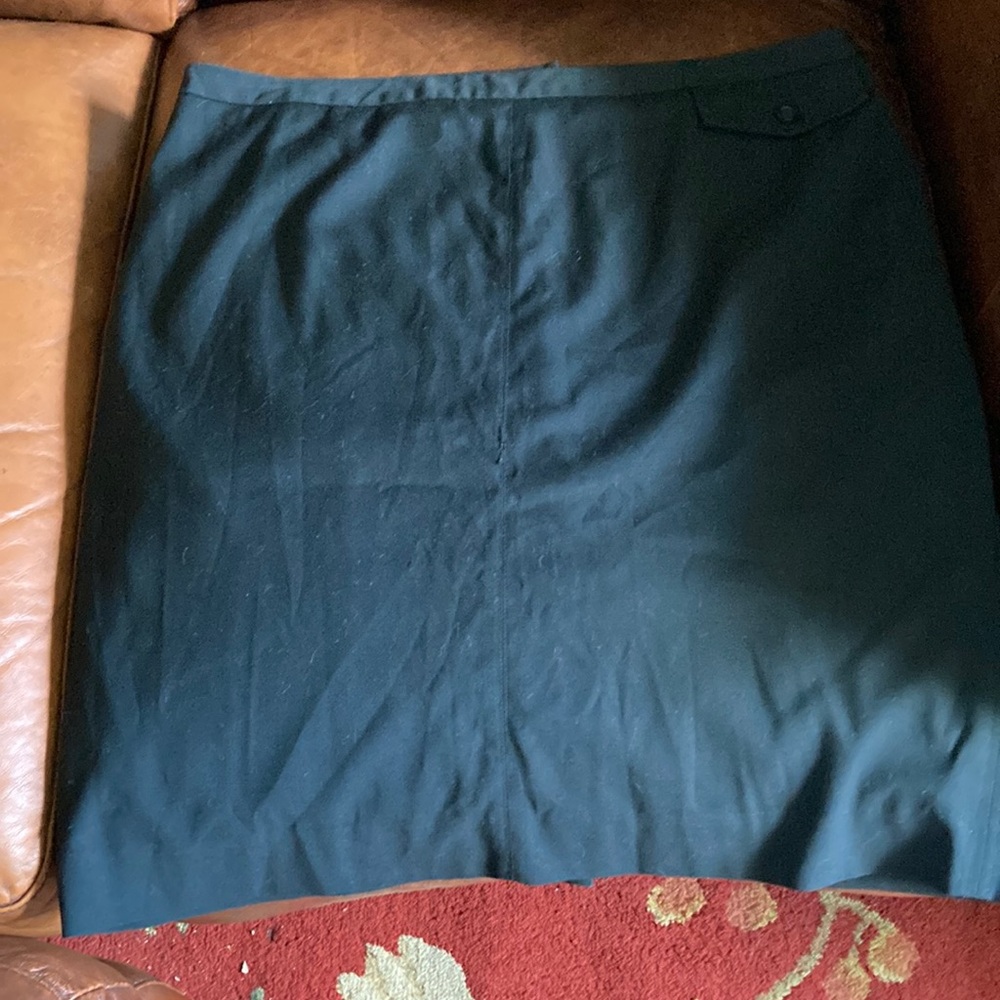 Gap skirt